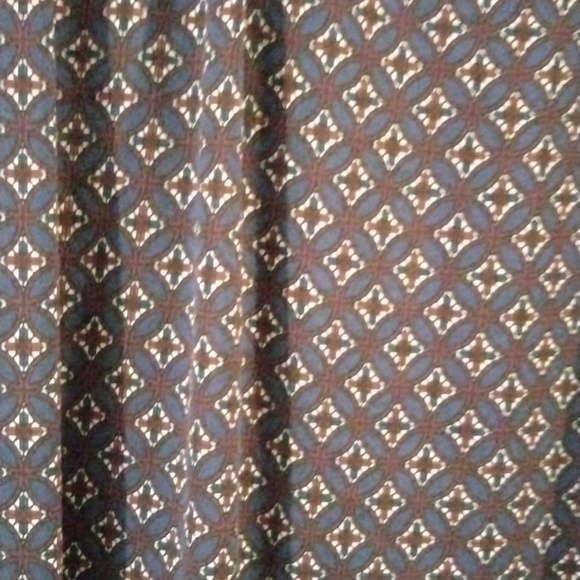 BRINA and Em Hi-Lo silkiest top size extra large - Picture 2 of 3